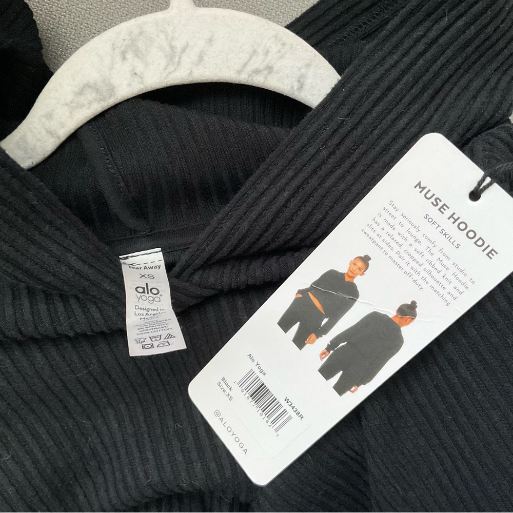 Alo Yoga Muse Hoodie Black XS - Picture 9 of 13